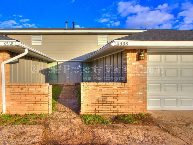 Foto del edificio - 8508 Candlewood Dr