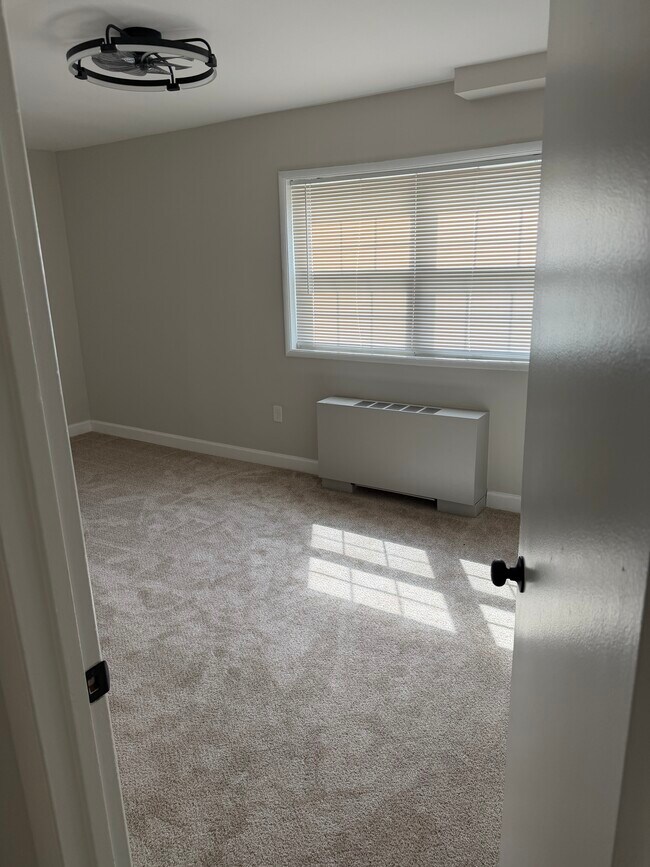 habitación número dos - 4421 Romlon St