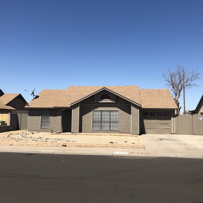 Great Location! - 75th Ave & Camelback ... - Great Location!   -  75th Ave & Camelback ...