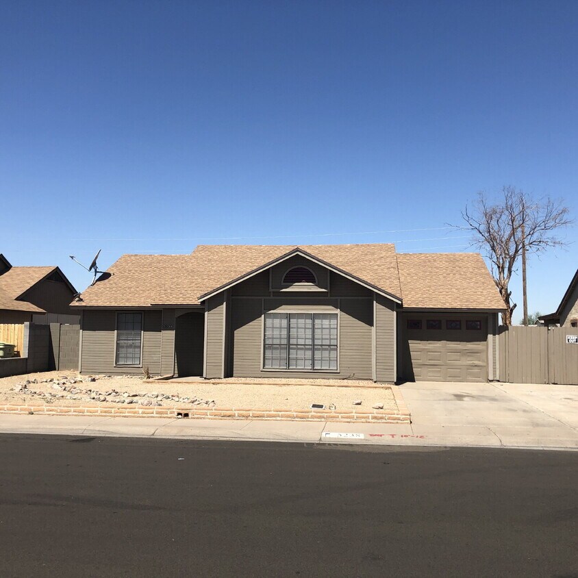 Great Location! - 75th Ave & Camelback ... - Great Location!   -  75th Ave & Camelback ...