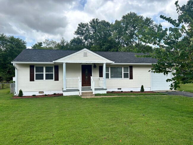 Foto del edificio - Accepting Section 8 - East Brainerd 4 Beds...