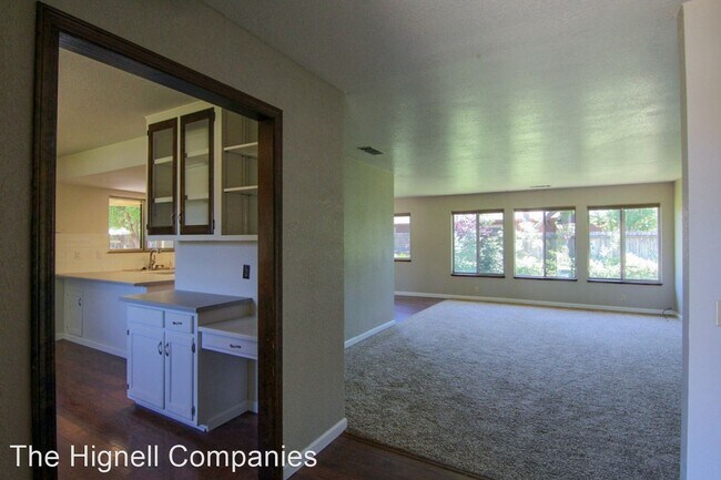 Foto del edificio - 3 br, 2.5 bath House - 1147 Pineland Dr.