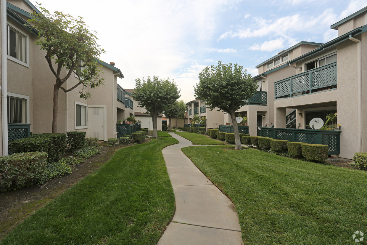 Foto principal - Summerhill Village Apartments