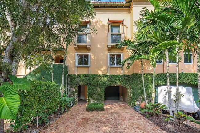 Building Photo - 6204 Paradise Point Dr