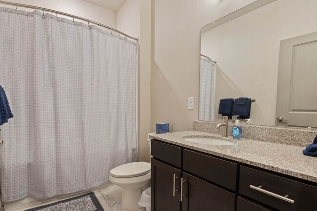 Foto del edificio - 1607 Centennial Park Blvd