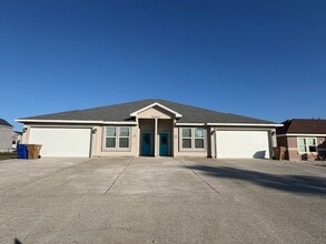 Building Photo - 15602 Cruiser St