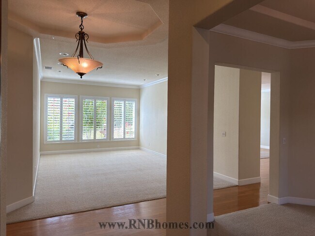 Building Photo - 121 Dunbarton Ct