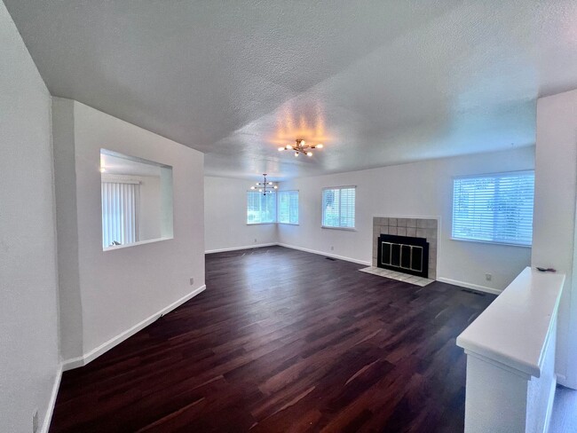 Building Photo - 7534 Whimbleton Way