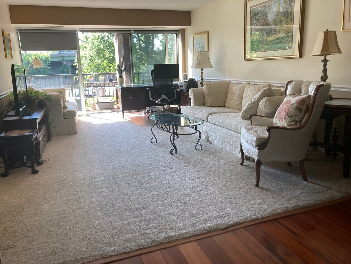 1300 Army Navy Dr Unit 205, Arlington, VA 22202 Condo for Rent in