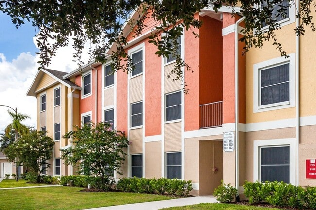 Building Photo - Regency Palms Apartments