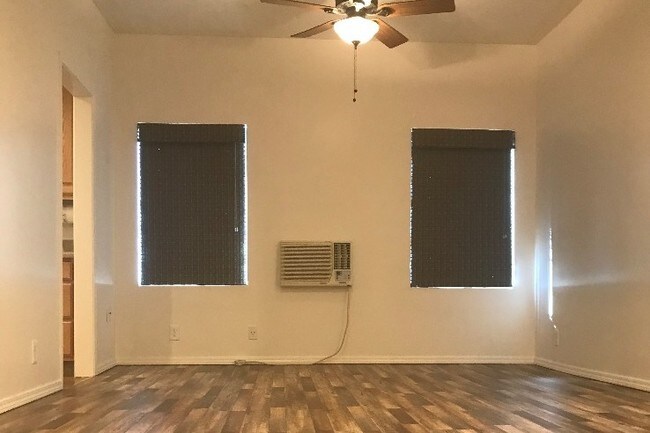 Espacio habitable-4 - 131 S Ave 63