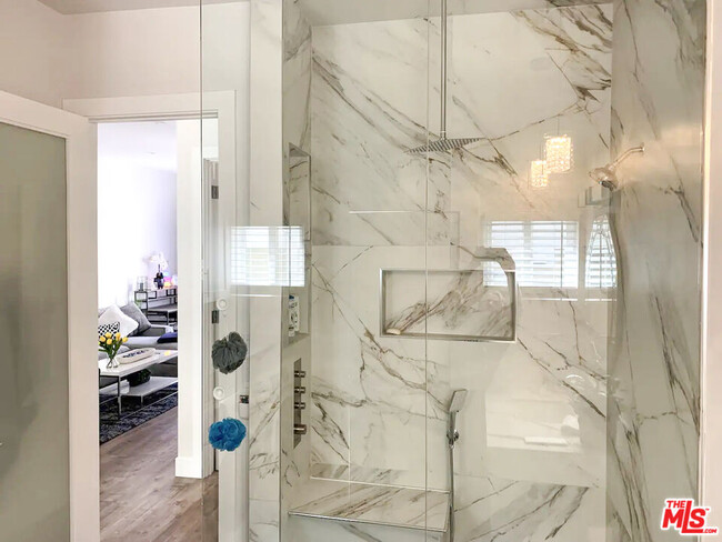 Foto del edificio - 124 Driftwood St