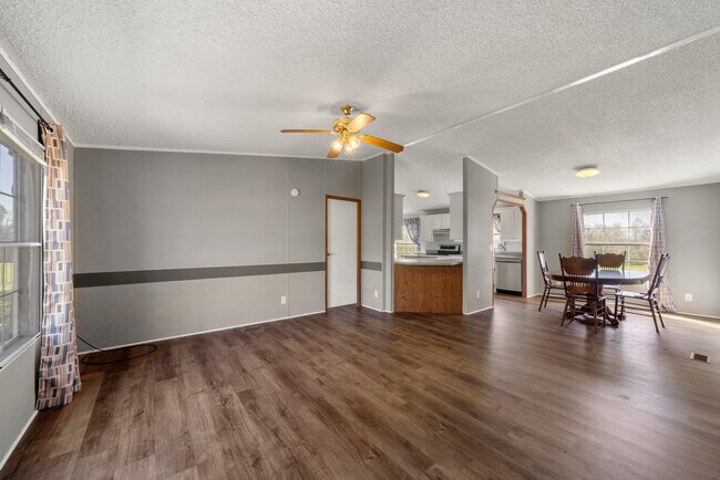 Building Photo - 5659 FM1000
