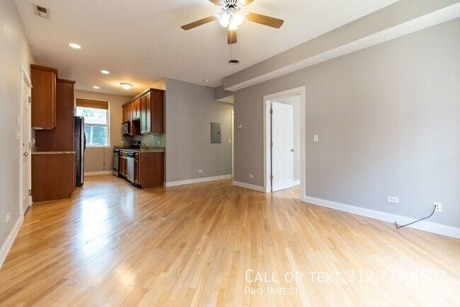 Building Photo - Available 5/1 - Bright 2-bed 1-Bath condo ...