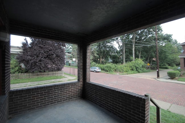 Building Photo - 316 Whitney Ave