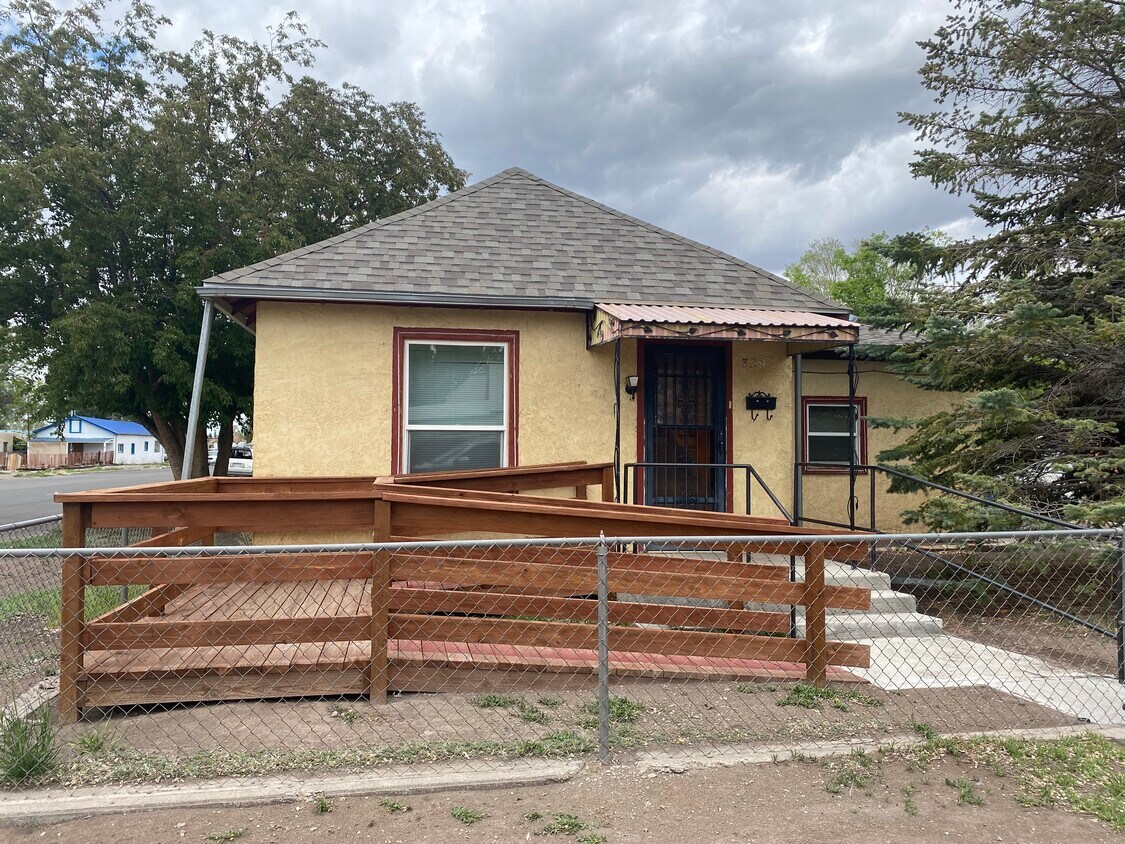 Primary Photo - 729 10th St