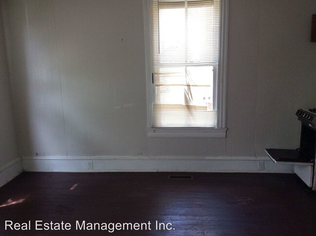 Building Photo - 408 Dunn St