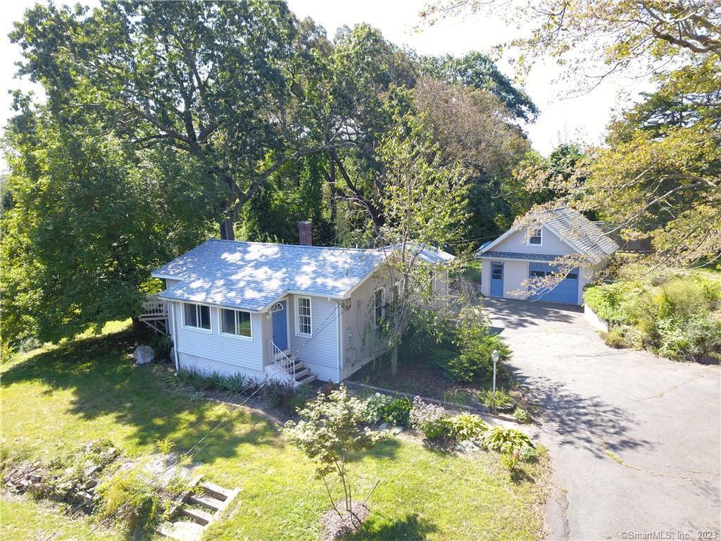 Primary Photo - 1555A Byam Rd