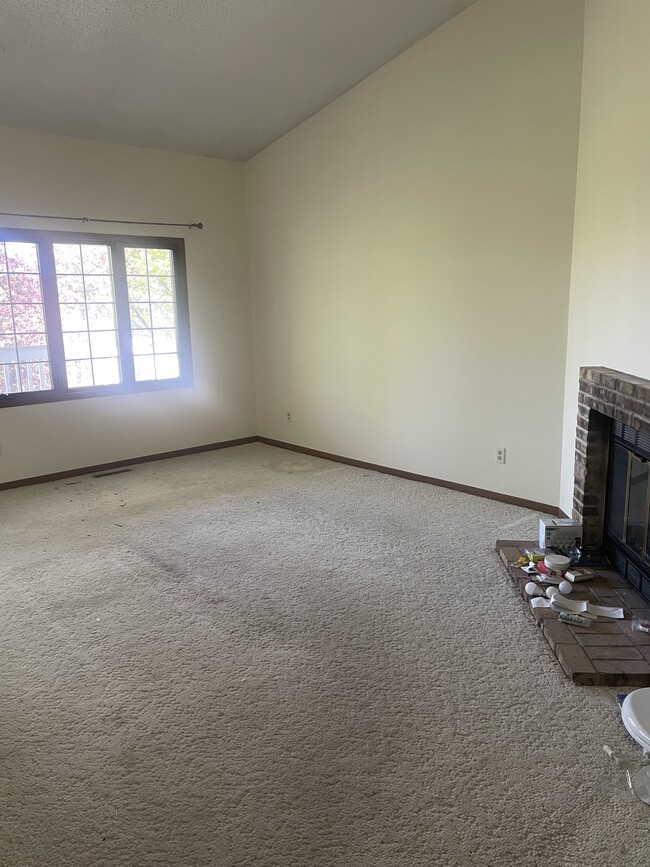 Building Photo - 3557 Blue Jay Way