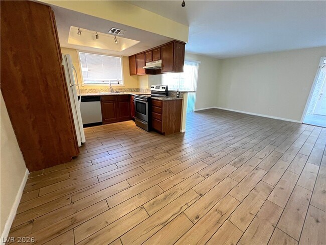 Foto del edificio - 7300 W Pirates Cove Rd