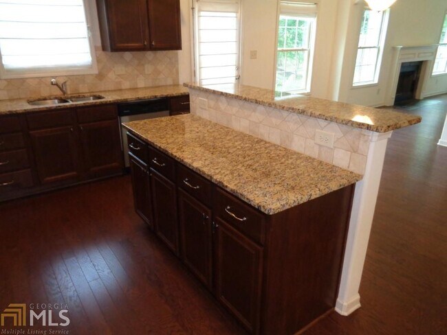 Building Photo - 381 Cliffhaven Cir