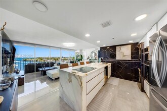 Building Photo - 7601 E Treasure Dr