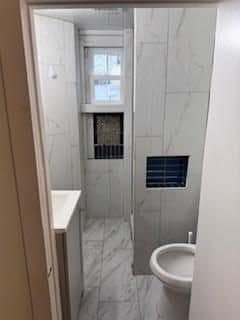 Foto del edificio - 976 Chalkstone Ave