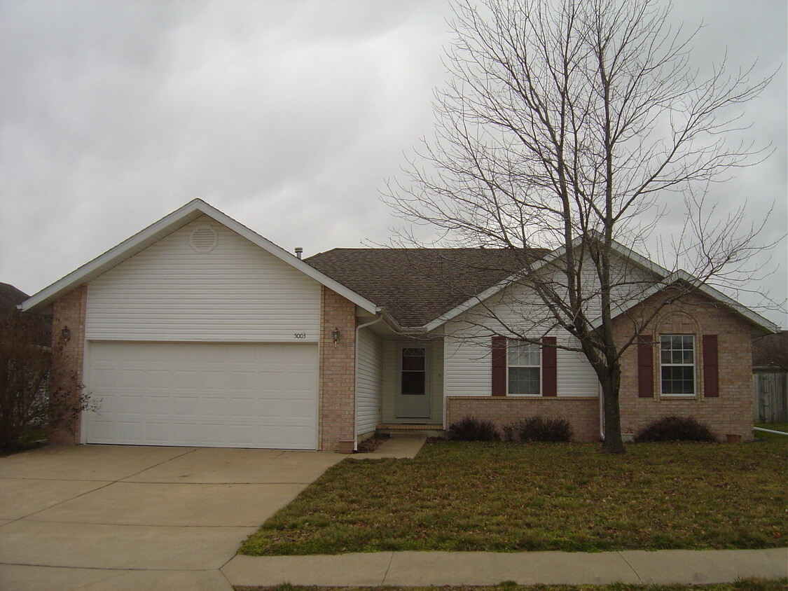 Foto principal - OZARK - 5003 N. 9TH ST. - NO PETS - CALL O...