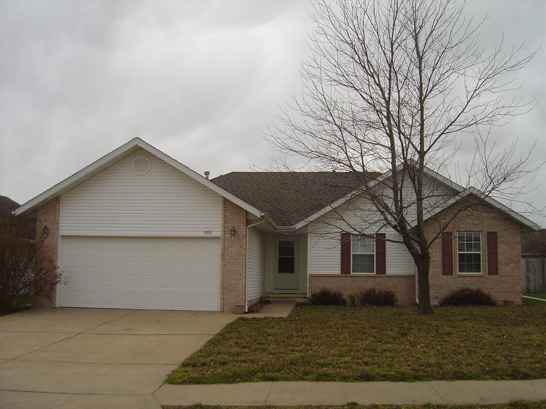 Foto principal - REDUCED - OZARK - 5003 N. 9TH ST. - NO PET...