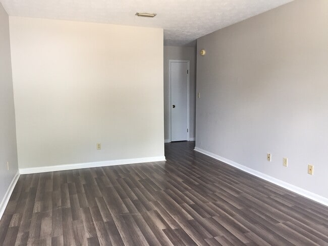 Building Photo - McCullars- 422