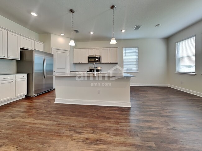 Foto del edificio - 27709 St Andrews Ave