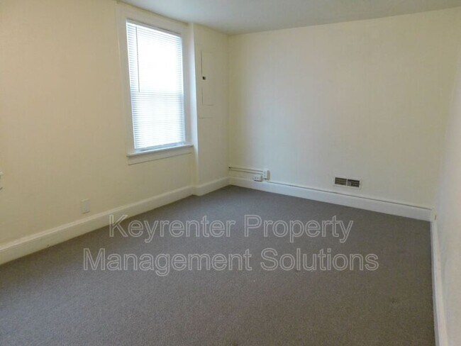 Building Photo - 811 E Beverley St