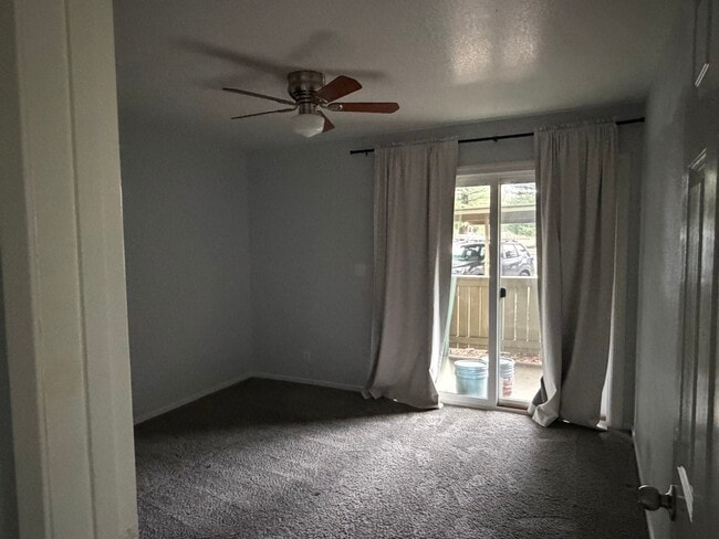 Living room - 720 Sunrise Ave