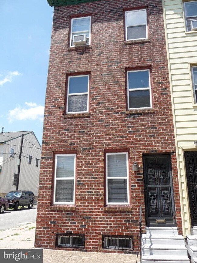 Foto del edificio - 520 N Douglas St