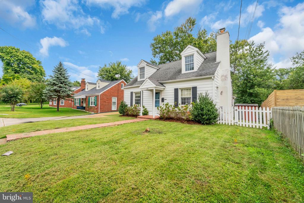 Foto principal - 2805 W George Mason Rd