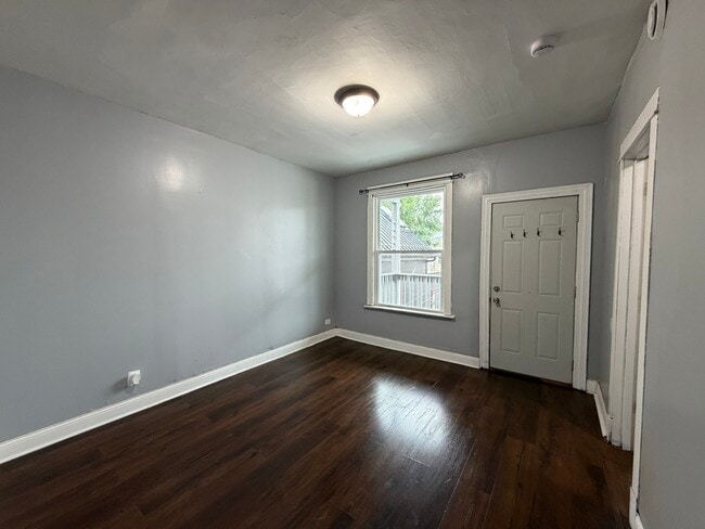 Building Photo - 3422 W Armitage Ave