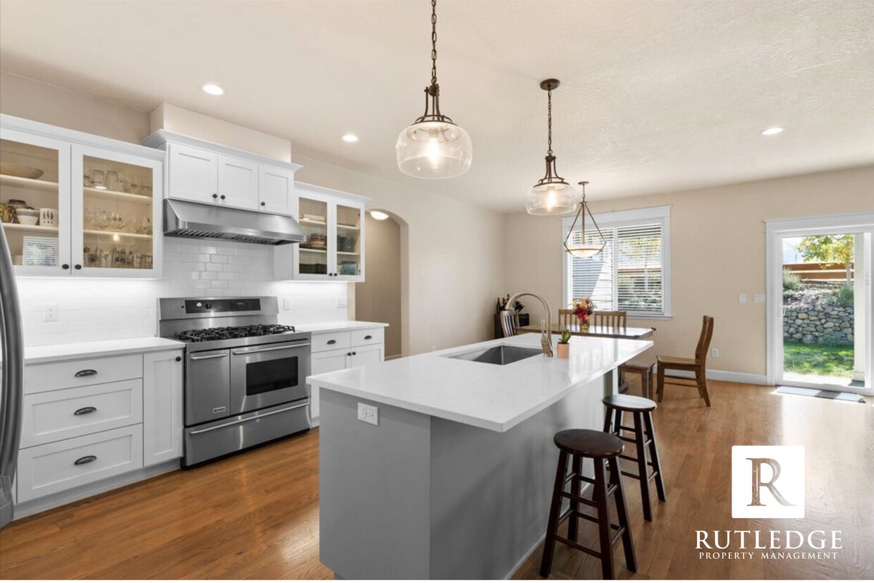 Primary Photo - STUNNING 4 Bed/3.5 Bath Home in Talent!!!