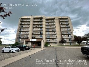 Building Photo - 21 Berkeley Pl W