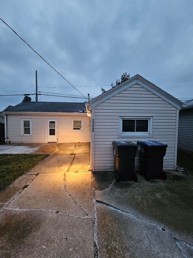 Foto del edificio - 2 Bedroom Single Family