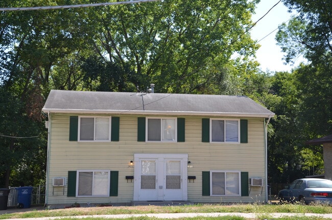 Building Photo - 1921 E 33rd St