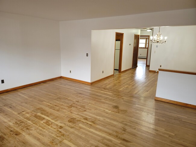 Building Photo - 1453 72nd St