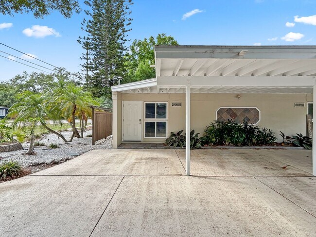 Foto del edificio - Updated and Move-in Ready Home in Largo! 1bed|1bath