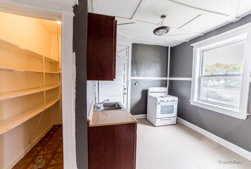 Foto principal - 7355 S Yale Ave