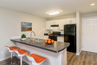 Building Photo - Equinox at Midtown