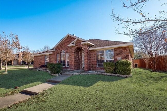 Building Photo - 2431 Fieldcrest Dr
