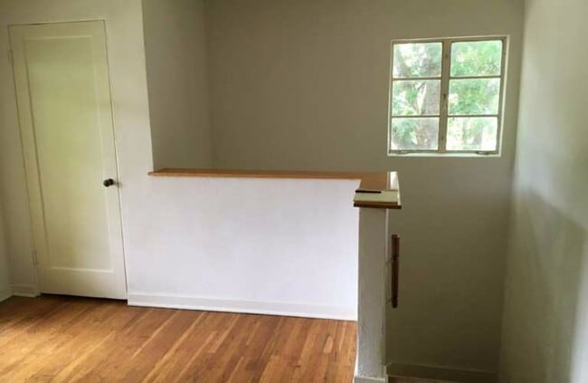 Foto del edificio - J02