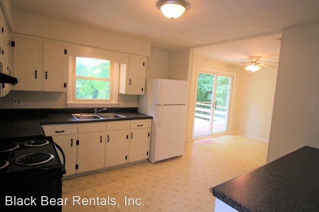 Building Photo - 4 br, 2 bath House - 297 White Pine Drive