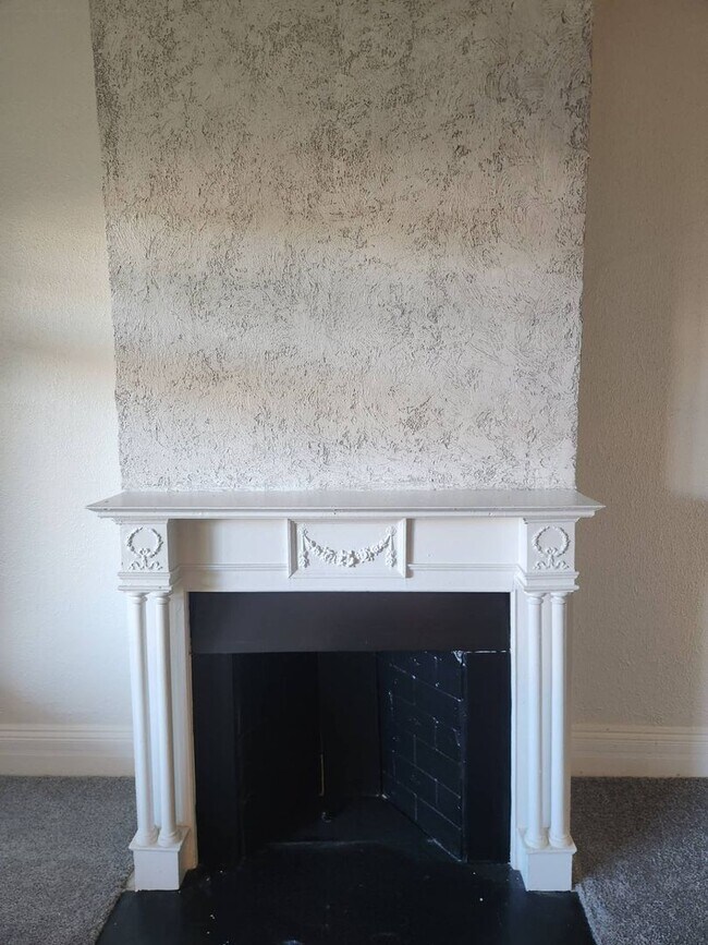 Building Photo - 2186 E 89th St