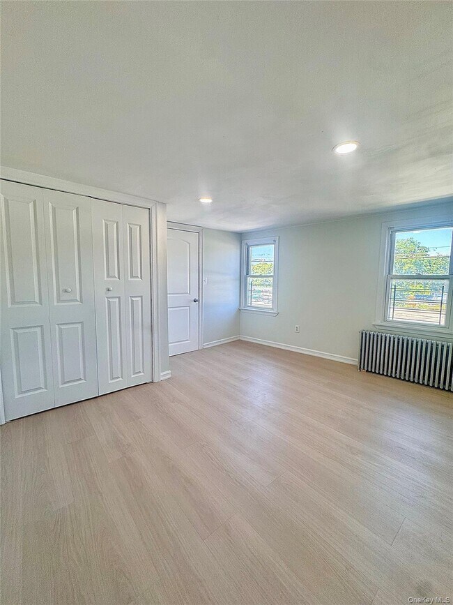 Foto del edificio - 249 N MacQuesten Pkwy