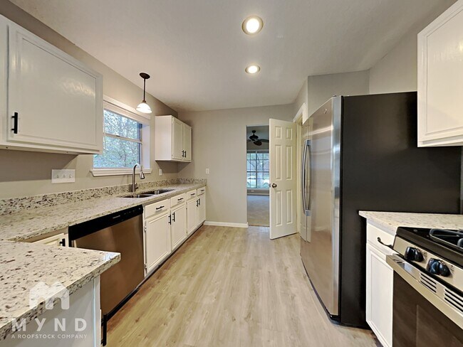 Foto del edificio - 19931 Bambiwoods Dr